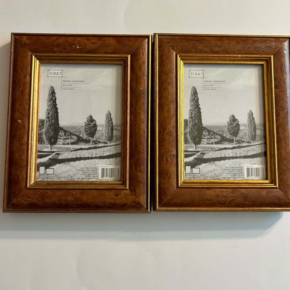 FURIO ITALIAN COLLECTION (2003) TARGET BRAND 5”x7” PICTURE FRAMES (2) WOOD LIKE
